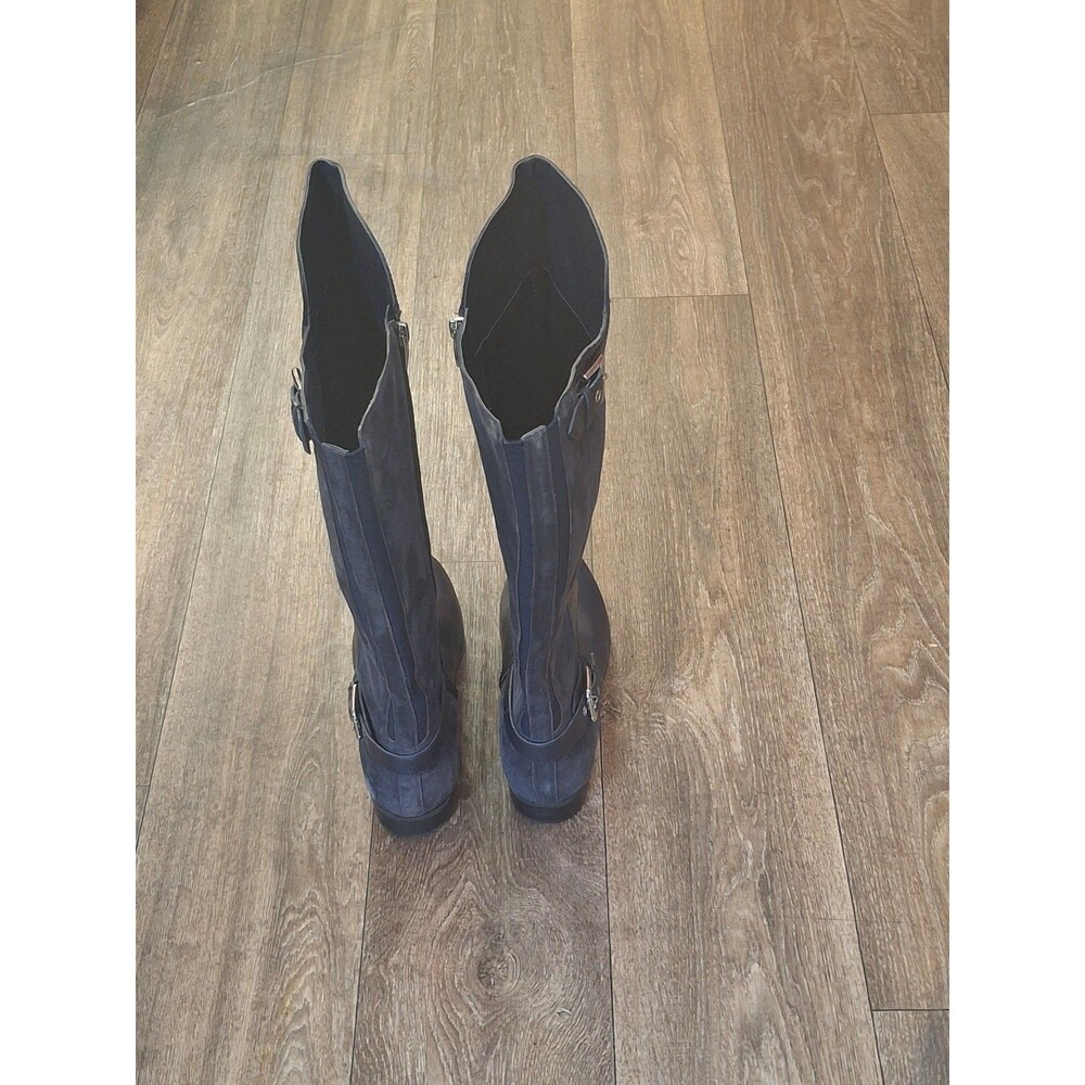 Boots - Picture 7 of 9